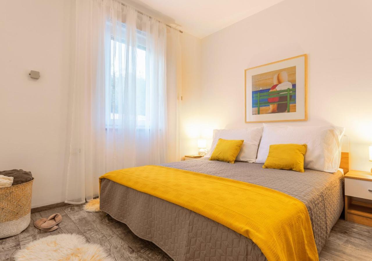 Apartman Olive Supetar Exterior foto